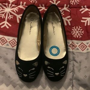 Like new cat slip on shoes! Size 1.